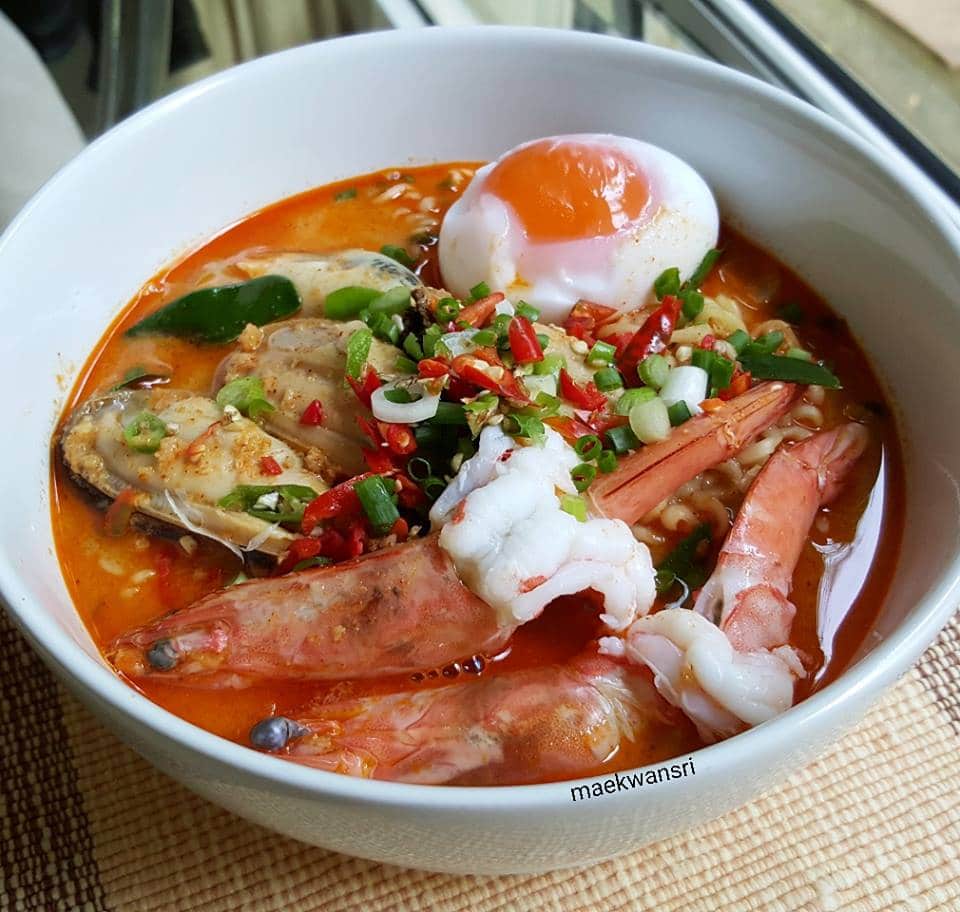 mama-tomyam-with-milk