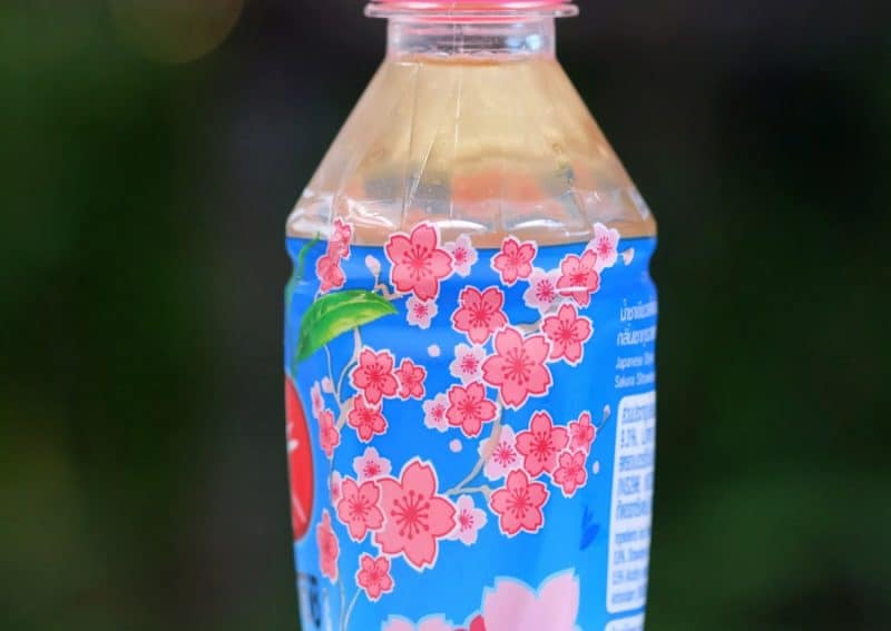 review-oishi-green-tea-sakura-strawberry-flavour-6