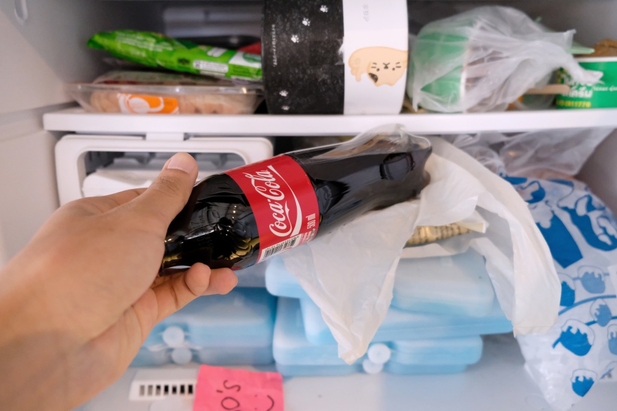 How-to-Chill-coke-Quickly-21