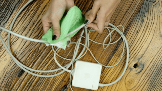 how-to-cleaning-cable-earpods-Screen Shot 2560-05-04 at 4.16.01 PM