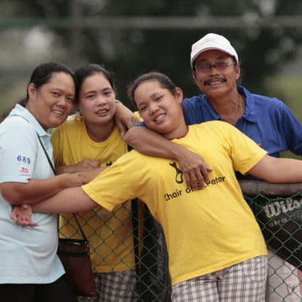 MAGAZINE DESK FEATURES PACKAGE GOLF ELEVEN-YEAR-OLD ARIYA JUTANUKARN OF THAILAND, Eleven-year-old Ariya Jutanukarn (C) poses with her family, mother Somboon, sister Moriya and father Narumon (L to R), in Bangkok, October 30, 2007. While other golfers land lucrative contacts for playing in big tournaments, Jutanukarn's reward for reaching her first LPGA Tour event was an ice cream covered in chocolate sauce. When Jutanukarn teed off at the recent Honda LPGA Thailand, she became the youngest golfer to compete in a major international tour event, men's or women's, beating American cover-girl Michelle Wie's record by five months. REUTERS/Sukree Sukplang (THAILAND)