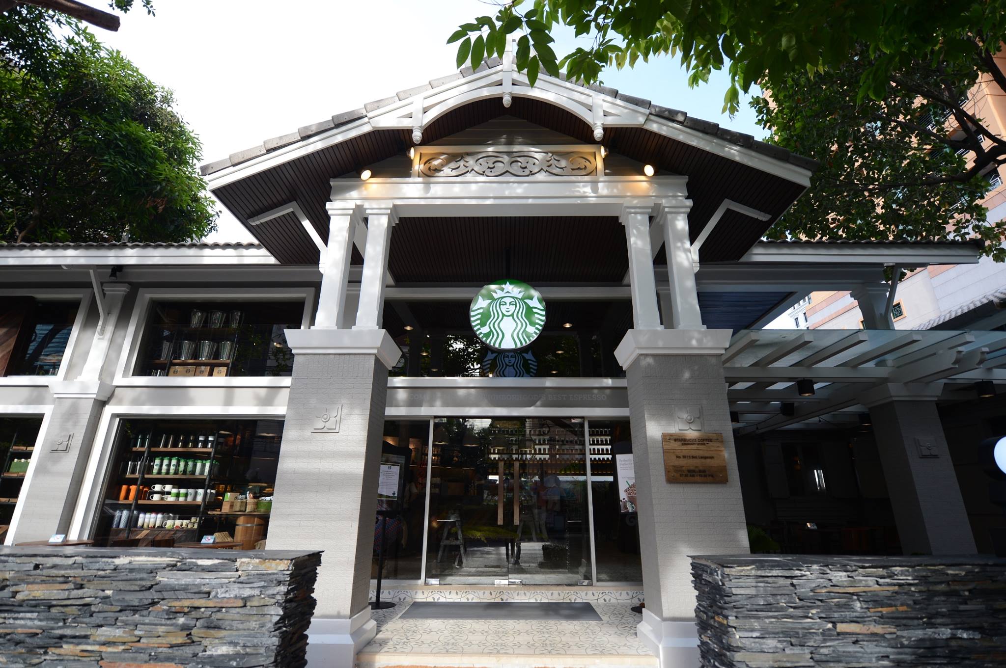 10-most-beautiful-starbucks-in-thailand-15