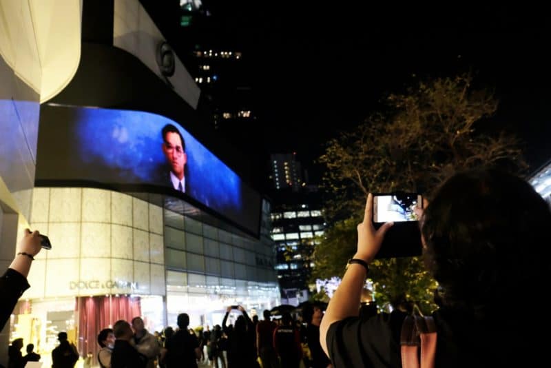 tribute-to-the-beloved-king-bhumibol-adulyadej-at-the-emquartier-26