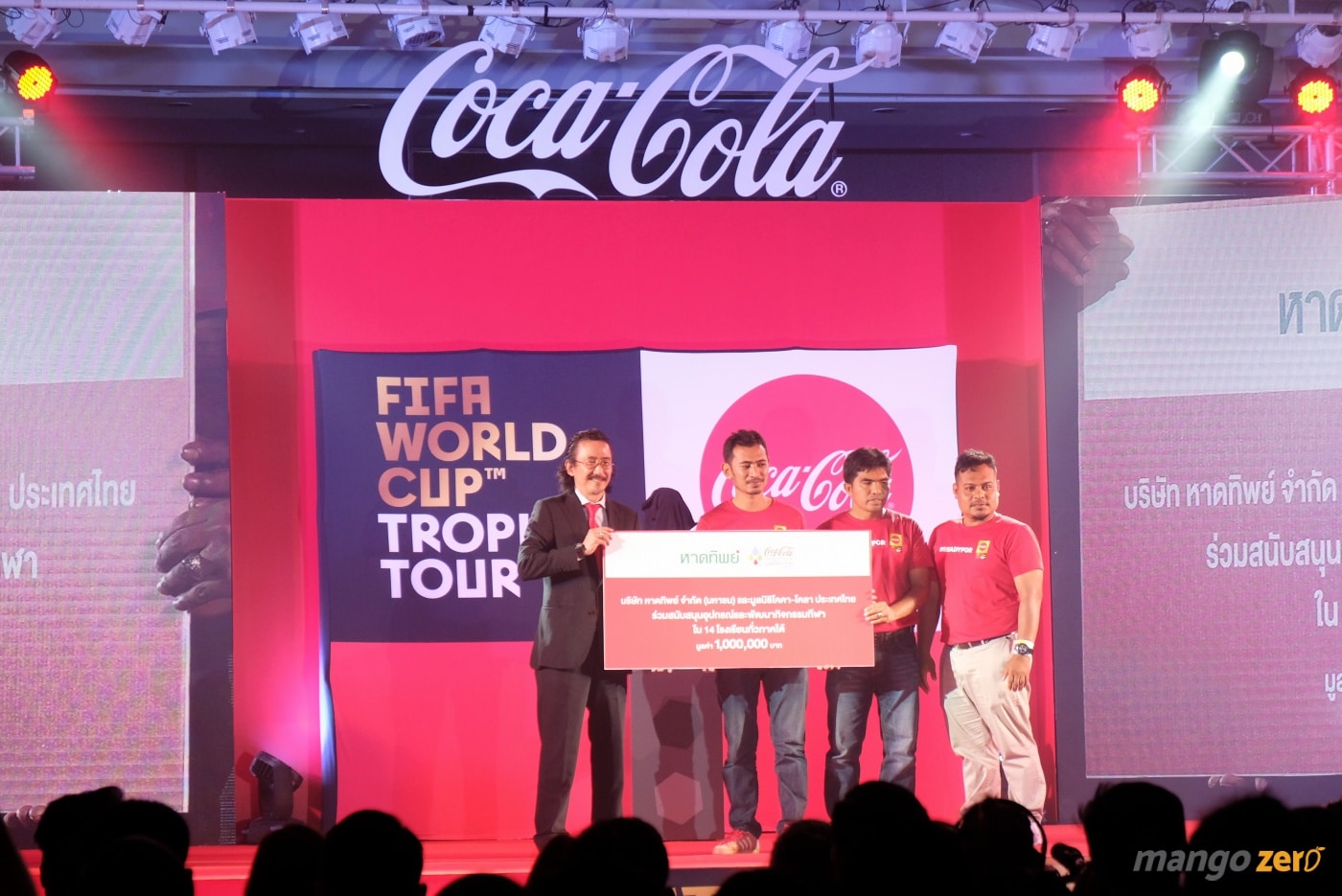 2018-fifa-world-cup-trophy-tour-by-coca-cola-at-phuket-13