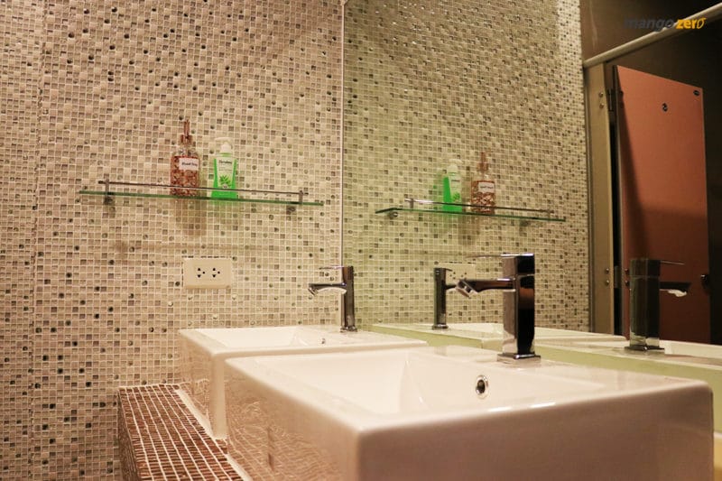 ตามไปดู ห้องอาบน้ำแต่งตัวสำหรับผู้หญิงติดรถไฟฟ้าที่ “Power Nap Lounge” พร้อม ห้องนอนไว้งีบหลับได้!